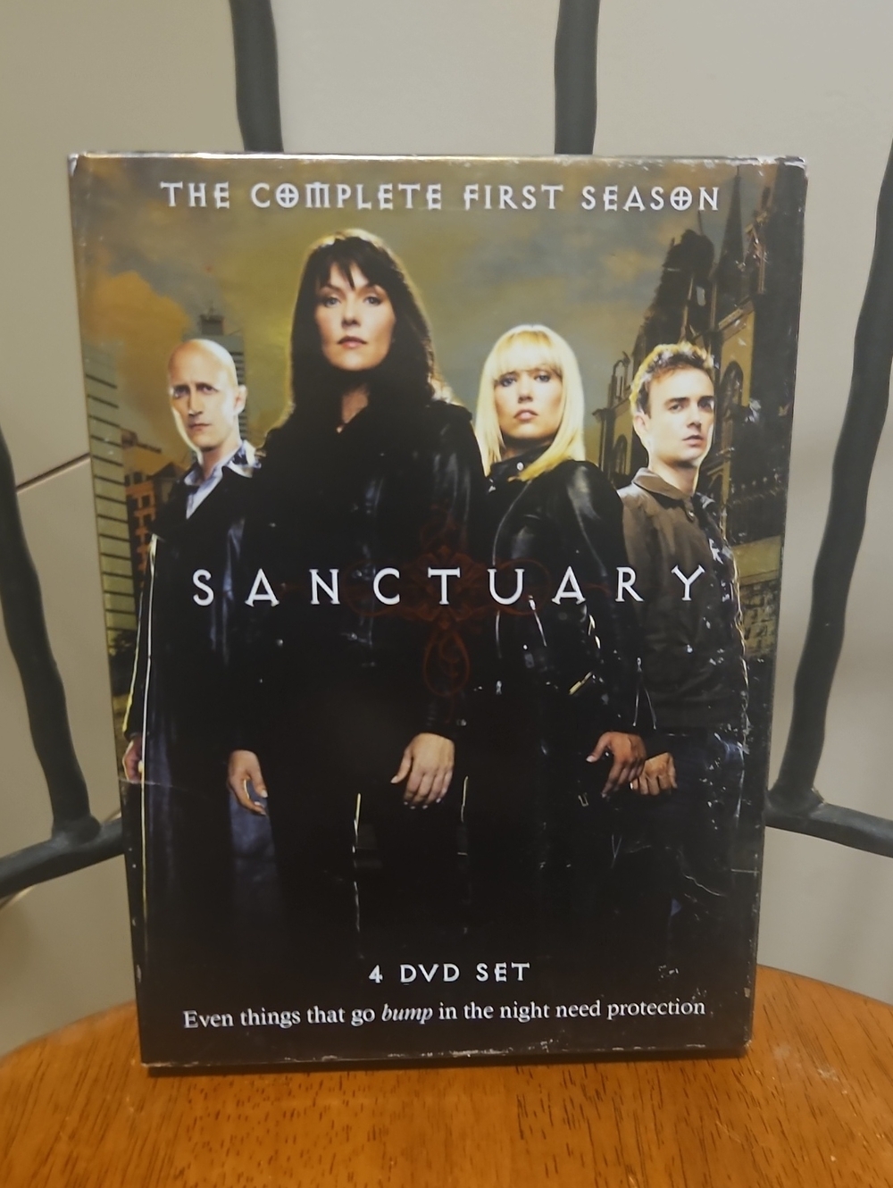 Sanctuary: The Complete First Season - Black DVD 4-Disc Set